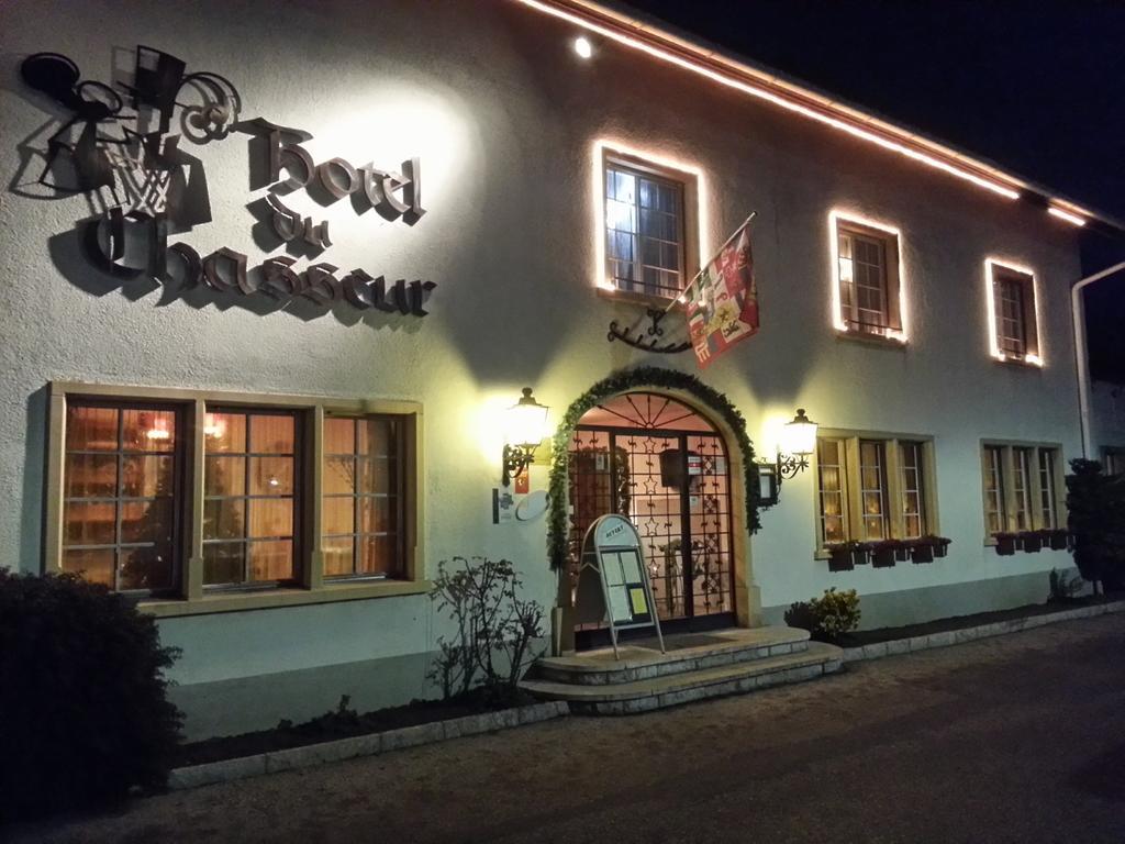 Hotel Du Chasseur Enges Екстериор снимка