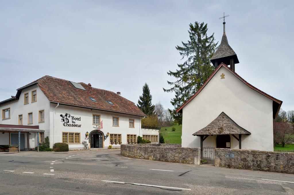 Hotel Du Chasseur Enges Екстериор снимка